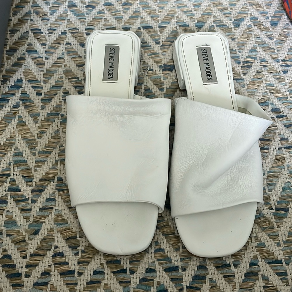 Like new. White Steve Madden slide sandals